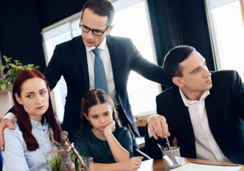 Когда нужна помощь адвоката и семейного адвоката при разводе