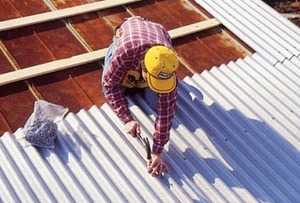 Ремонт кровли из металлочерепицы